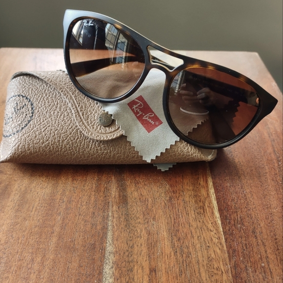 Ray Ban Sunglasses - Picture 1 of 4